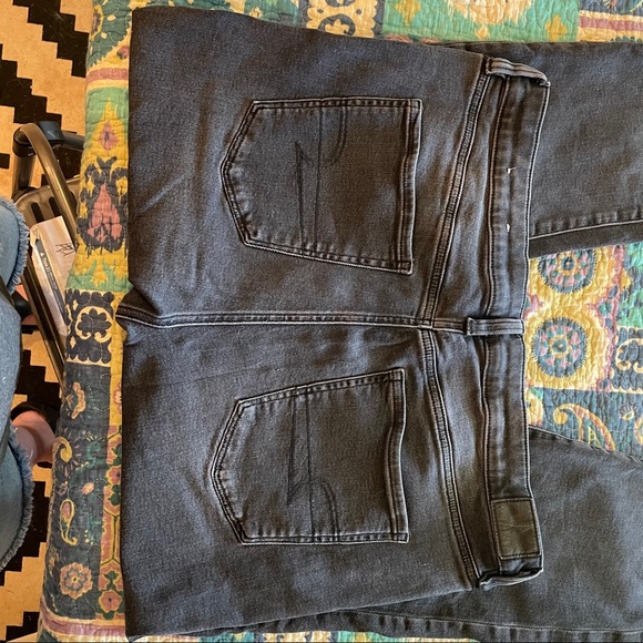 American Eagle Super High Waisted Black Wash Jeans - Picture 7 of 16
